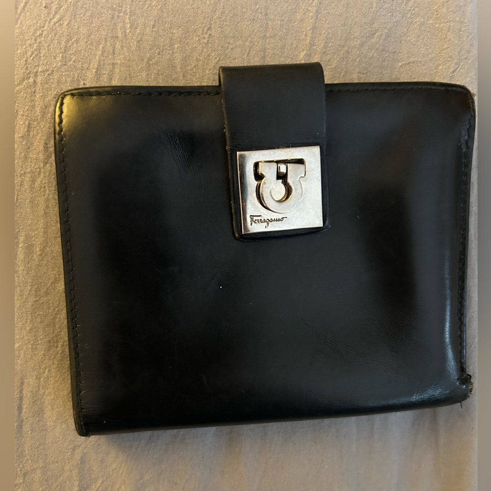 SALVATORE FERRAGAMO Gancini leather wallet. Black